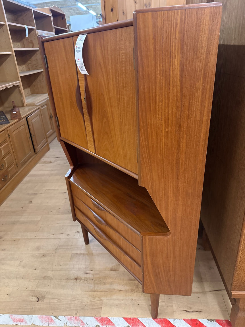 Teak hjørne barskab